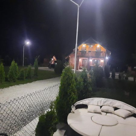Live Nature Bihac Luaran gambar