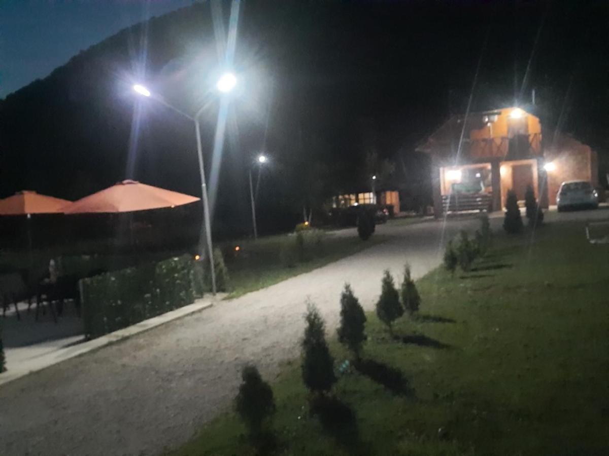 Live Nature Bihac Luaran gambar