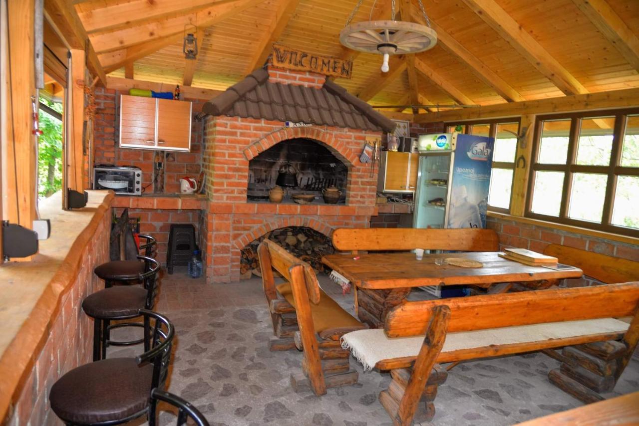 Live Nature Bihac Luaran gambar