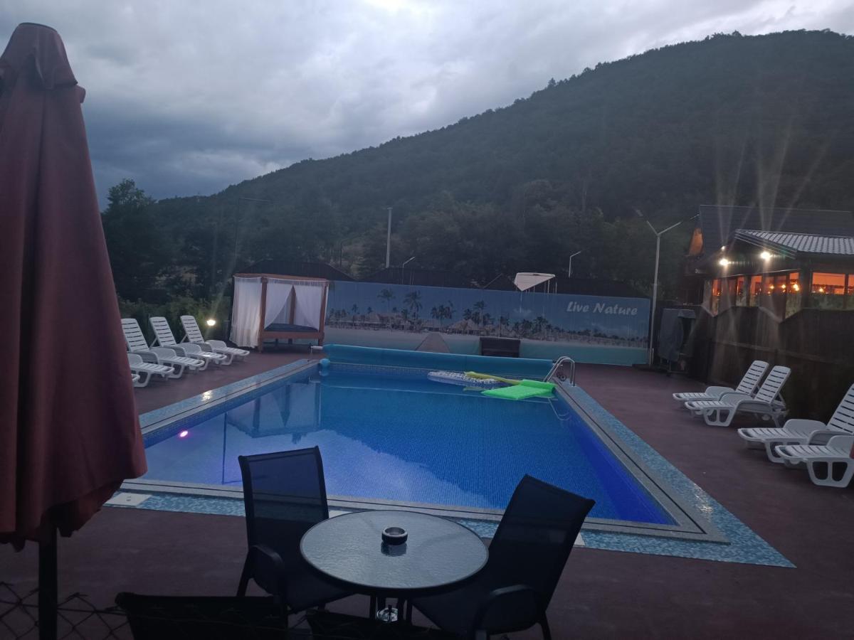 Live Nature Bihac Luaran gambar