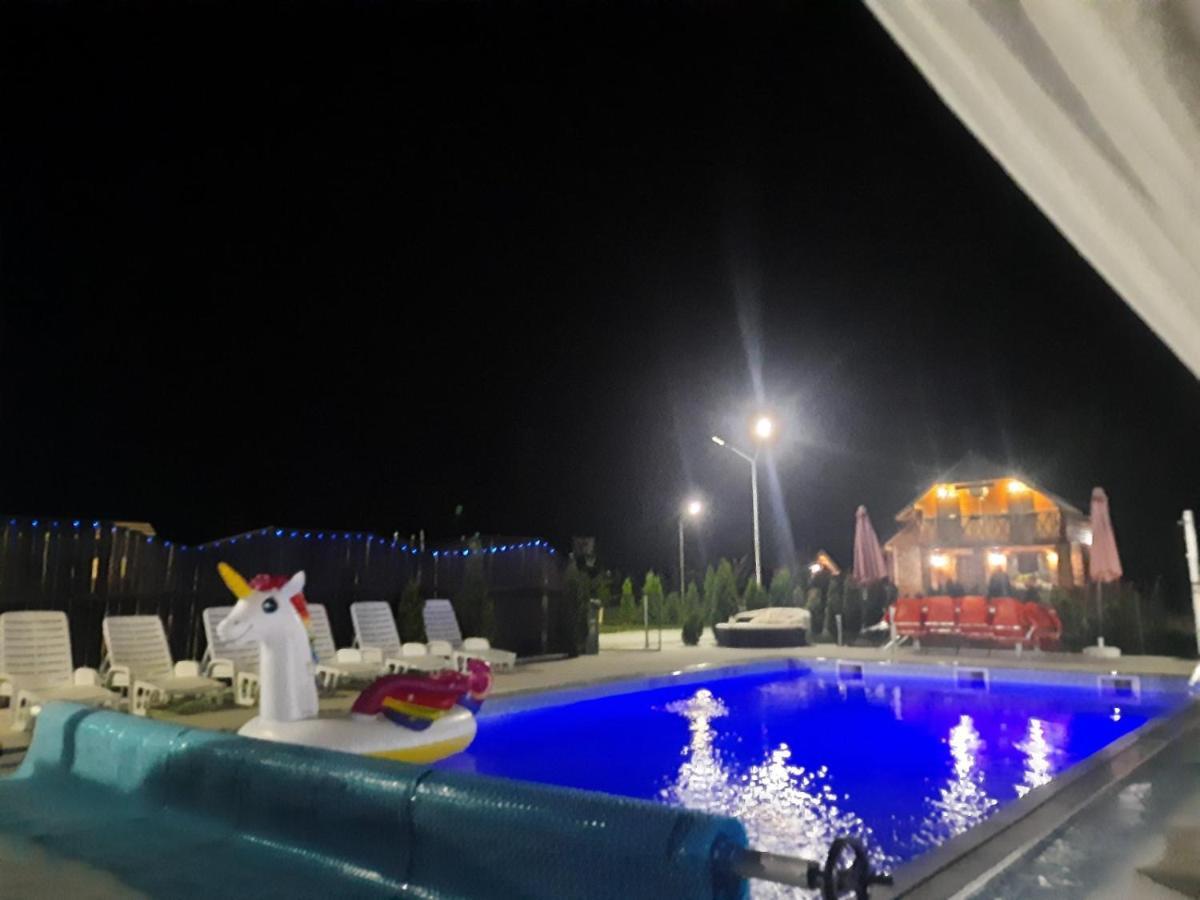Live Nature Bihac Luaran gambar